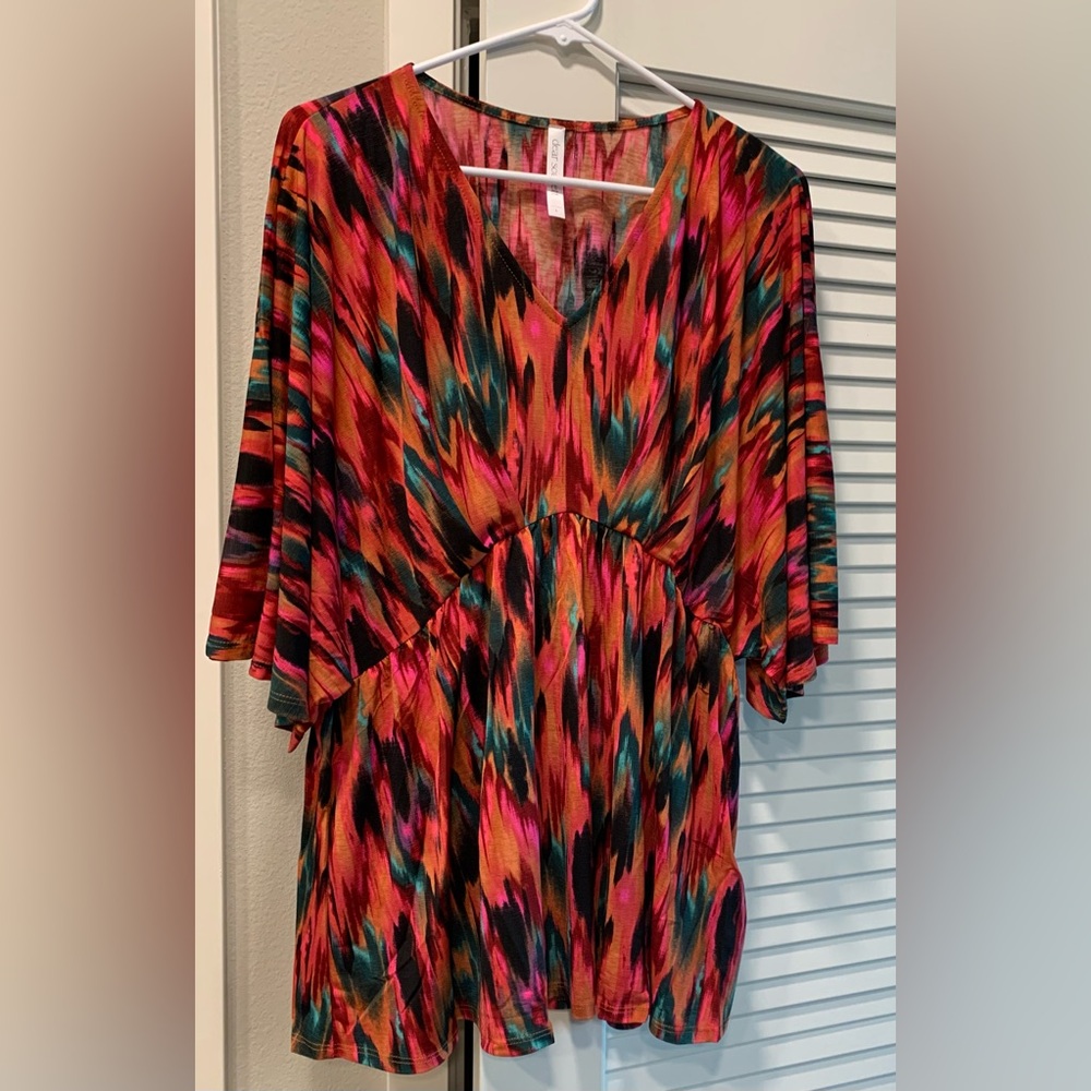 Dear Scarlett Dreamer Multicolored Top NWT 🌴